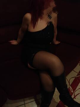 Public Photo of Lola_Red