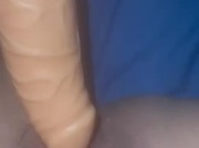 Apre la con grande dildo